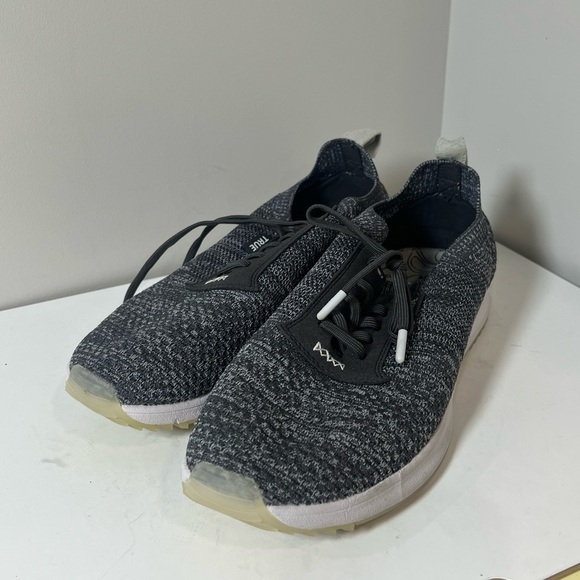 True Linkswear Other - TRUE Linkswear Performance Knit Sneaker Size 9.5 All Day Knit Sneakers EUC